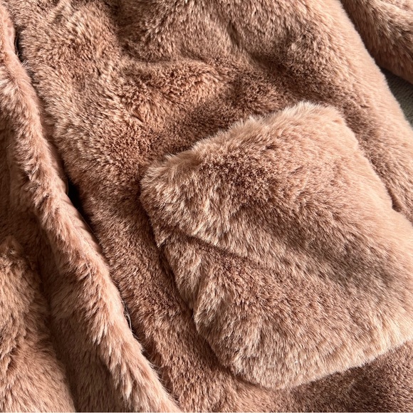 H&M Kids Fluffy Faux Fur Jacket with collar - Picture 6 of 6